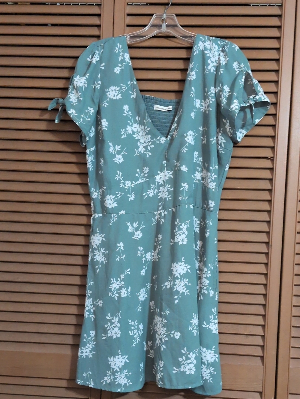 Abercrombie & Fitch Sage Green Floral V-Neck Mini Dress